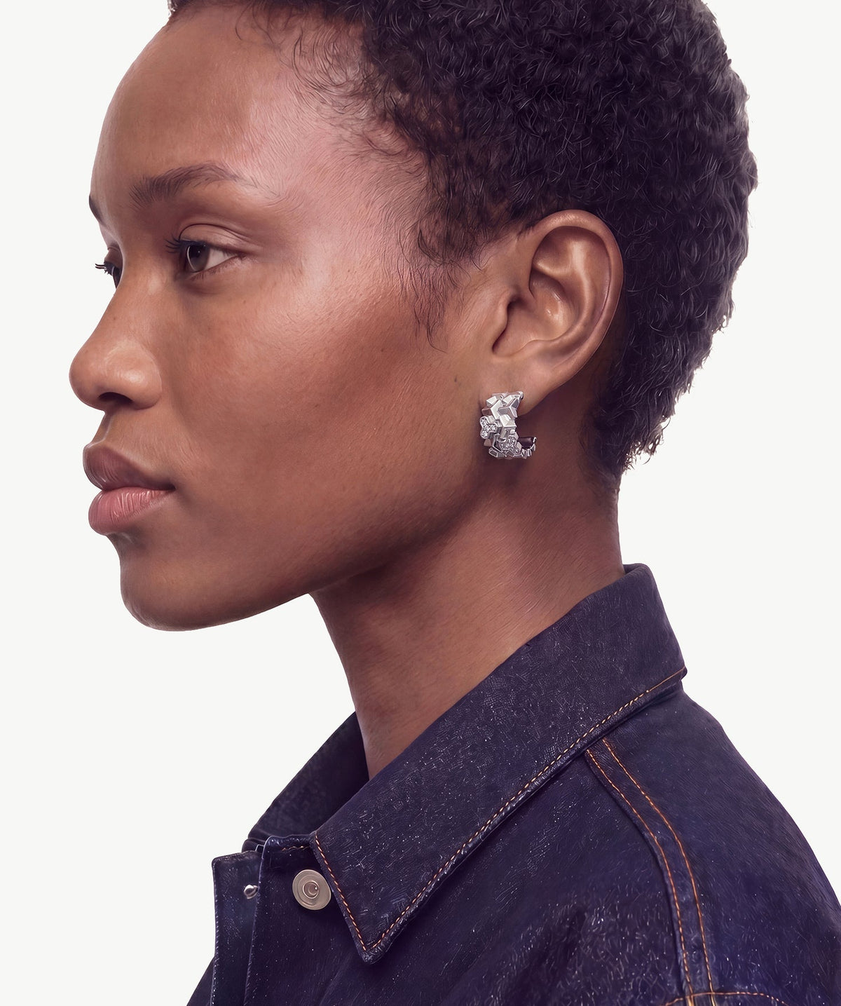 Lynka Chain-Link Mini Hoop Earrings