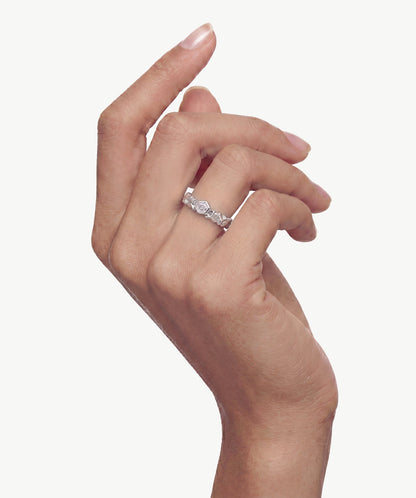 Lynka Chain-Link Solitaire Ring