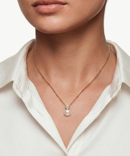 Lynka Hexagon Pearl Pendant Necklace